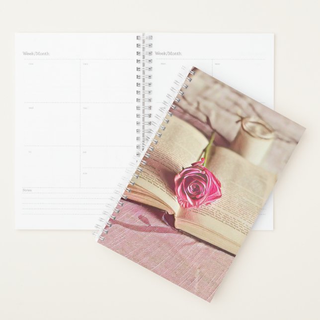 Gifts for readers 2022 planner (Display)