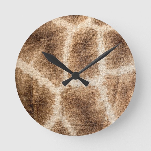Giraffe pattern round clock (Front)