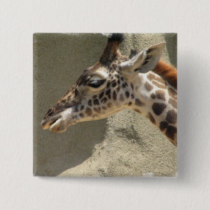 Giraffe Pin