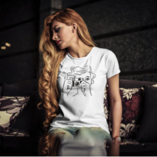Girl photographer vintage camera T-Shirt