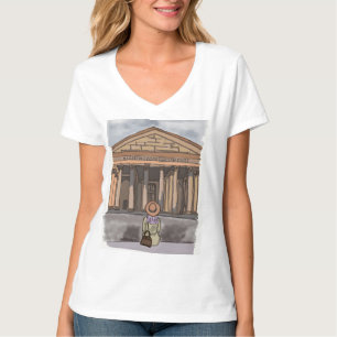 Girl s sitting front of Pantheon in Rome. T-Shirt