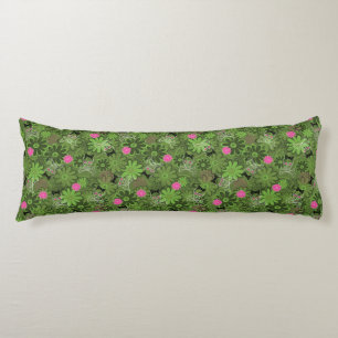 Girly Punk Skulls on Flower Camo background Body Cushion