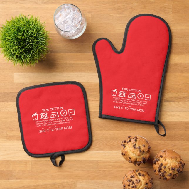 Give it to your mom 4 oven mitt & pot holder set (Top Down)