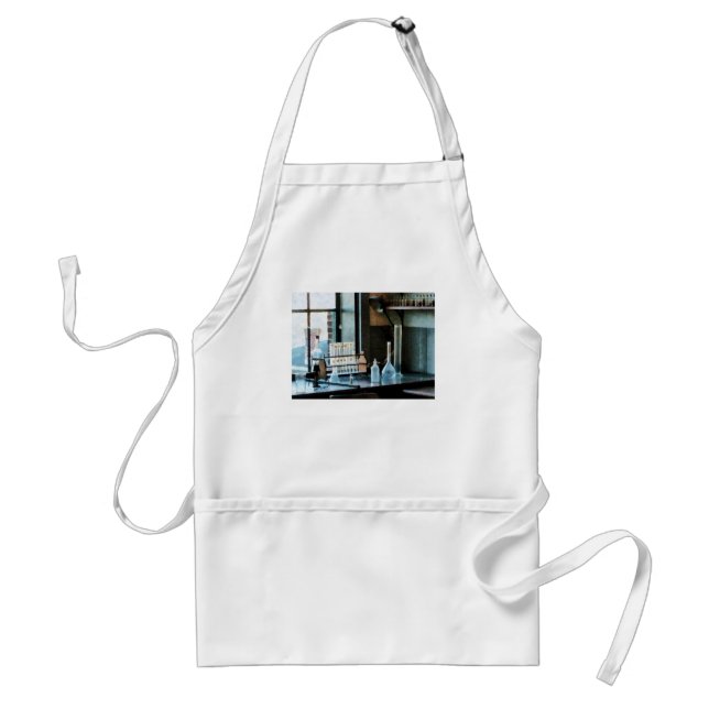 Glassware in Lab Standard Apron (Front)
