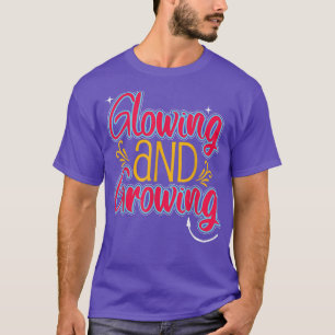 Glowing & Growing Funny Pregnant Mummy Pregnancy L T-Shirt