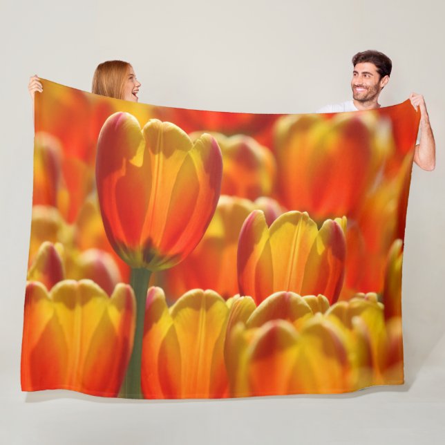 GLOWING TULIPS FLEECE BLANKET (In Situ)