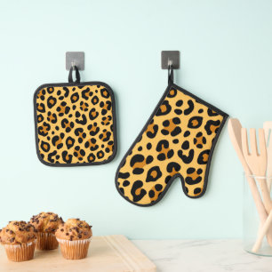 Gold and Black Faux Leopard Skin Pattern Print Oven Mitt & Pot Holder Set