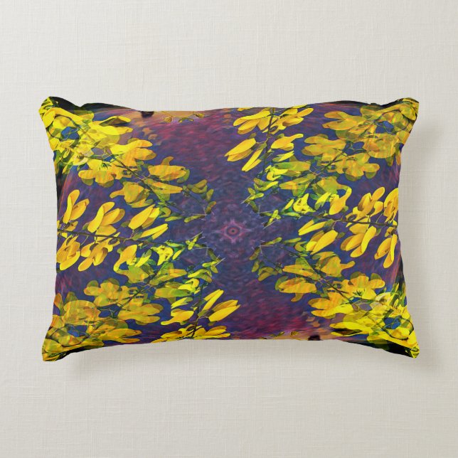 Gold Chain Loop Decorative Cushion (Front)