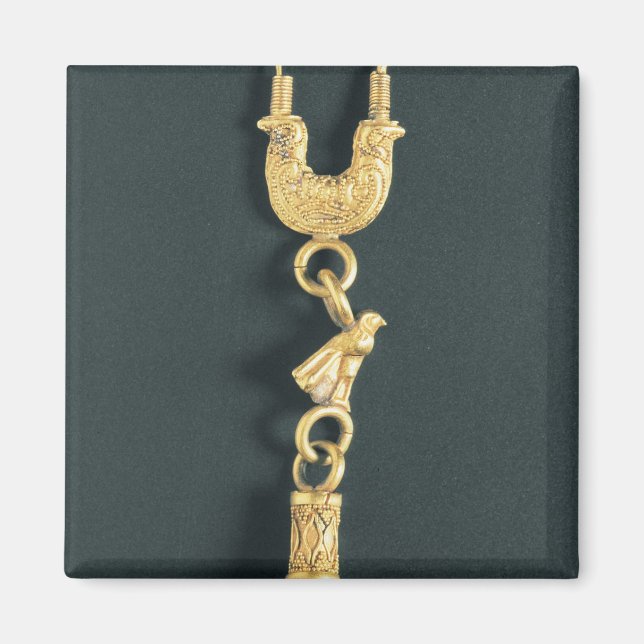 Gold earring with drop-shaped pendant in the form magnet (Front)