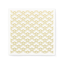 Gold Foil White Scalloped Shells Pattern