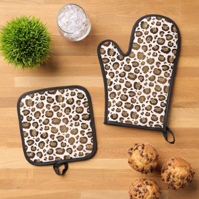 Gold Glitter Leopard Print Oven Mitt & Pot Holder Set (Top Down)