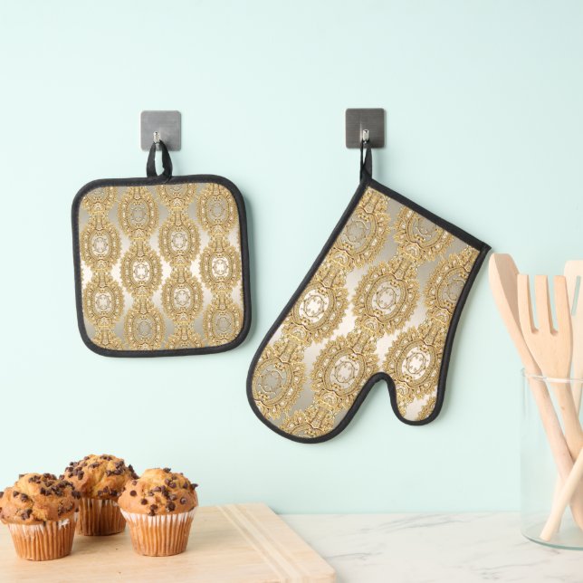Gold Ornate Oven Mitt & Pot Holder Set (Insitu(Hanging))
