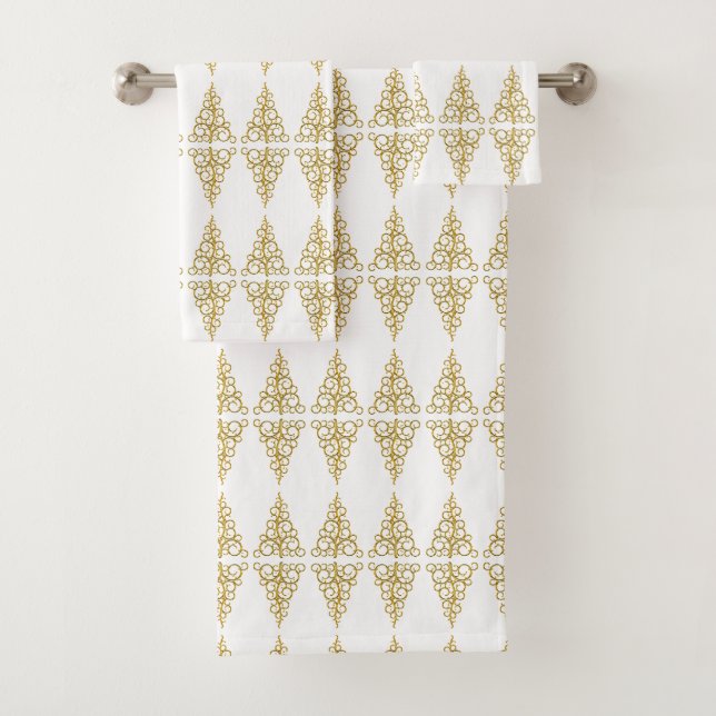 Golden Christmas Tree Bath Towel Set (Insitu)