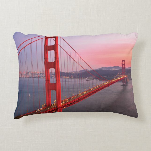 Golden gate bridge throw pillow (Front)
