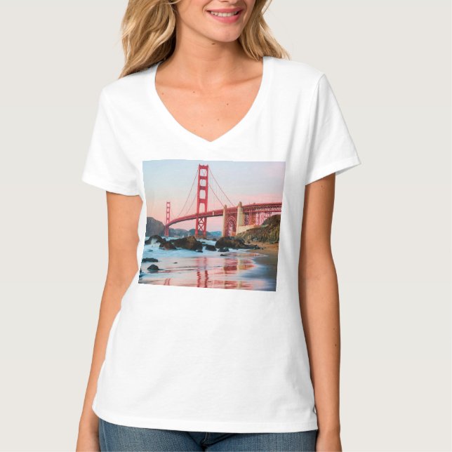 Golden gate bridge throw pillow T-Shirt (Front)