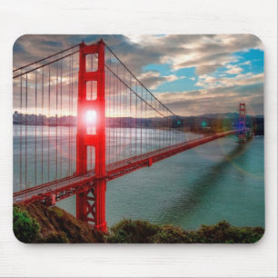 Golden Gate Bridge with Sun Shining through. Mouse Pad