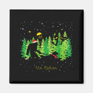 Golden Retriever Funny Bigfoot Christmas Alien Ufo Magnet