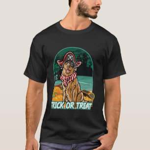 Golden Retriever Happy Halloween Costume Pirate Lo T-Shirt
