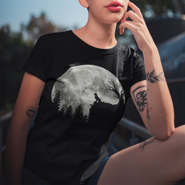 Golden Retriever On Mountain Spooky Halloween Moon T-Shirt (Creator Uploaded)