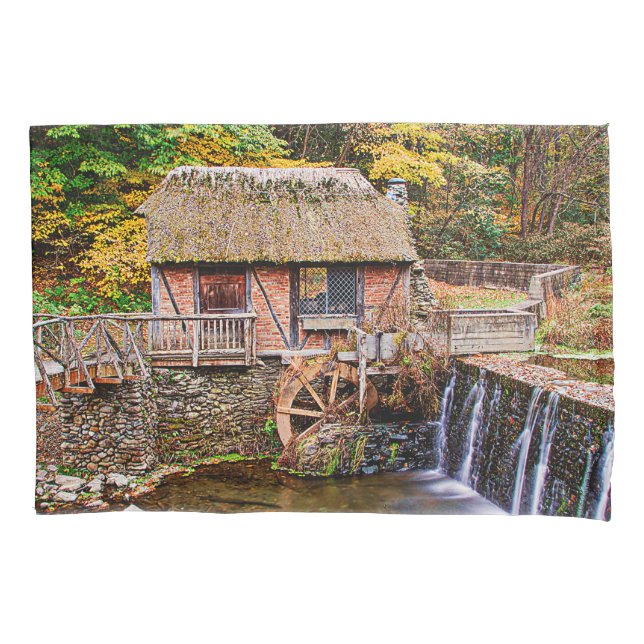 Gomez Mill Pillowcase (Front)