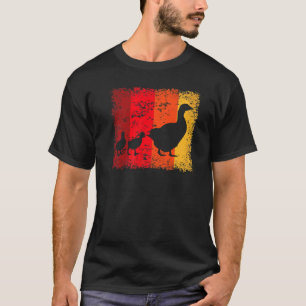 Goose Farm Agriculture Poultry Vintage Retro T-Shirt