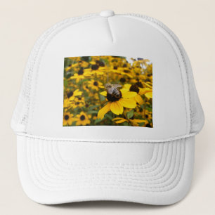 GORGEOUS DAISY FIELDS & HONEY BEE TRUCKER HAT