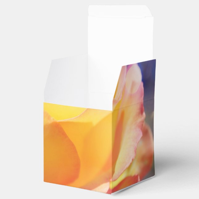 Gorgeous yellow rose flower in fancy bubbling favour box (Opened)