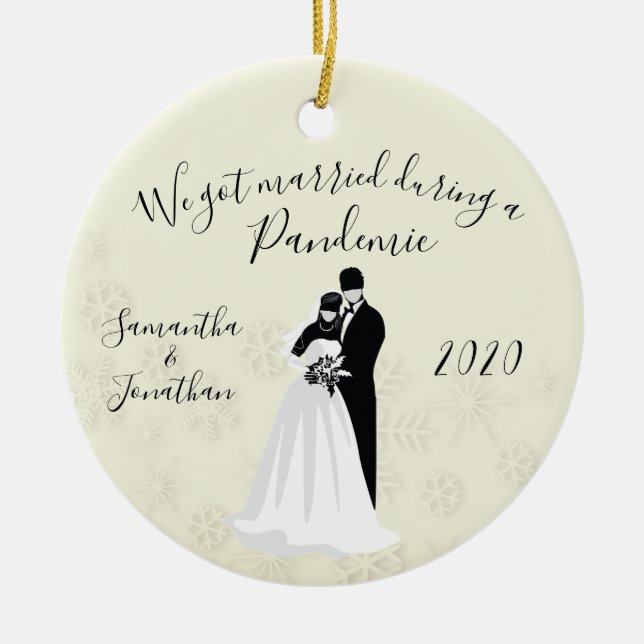 Got Married During 2020 Face Mask Bride Groom Ceramic Tree Decoration (Front)