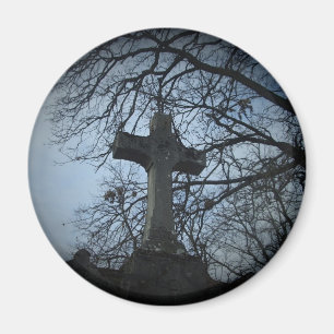 Gothic sheltered cross grave magnet