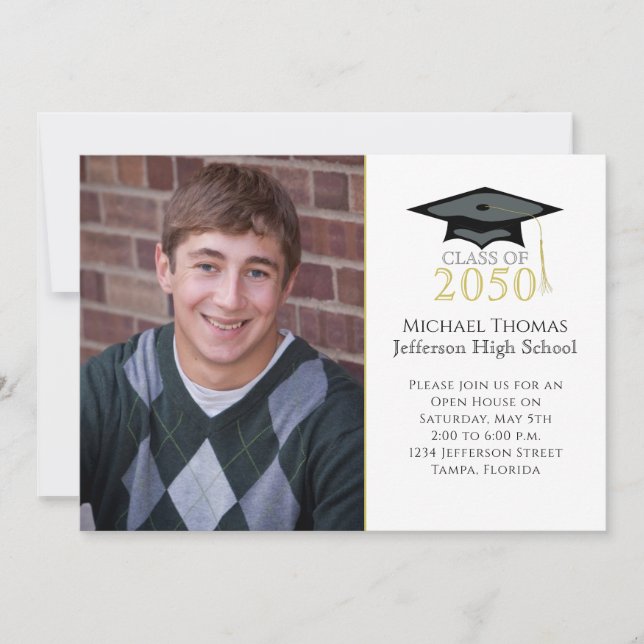 Graduation Photo Modern Minimalist Mortarboard  Invitation (Front)