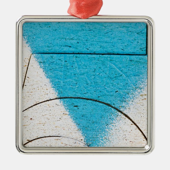 Graffiti close-ups metal tree decoration (Front)