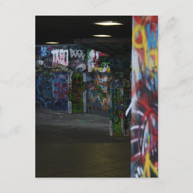 Graffiti skatepark in London Postcard (Front)