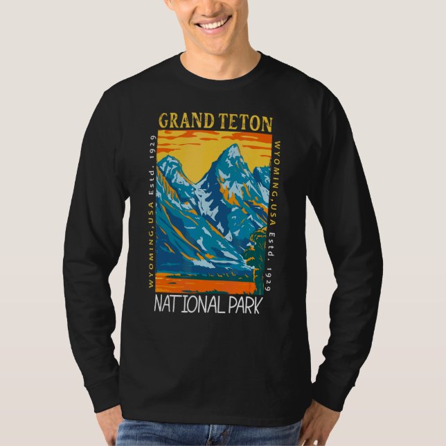 Grand Teton National Park Wyoming Distressed Vinta T-Shirt (Front)