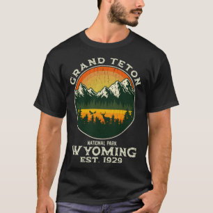 Grand Teton Wyoming Vintage Badge Fishing Hunting T-Shirt