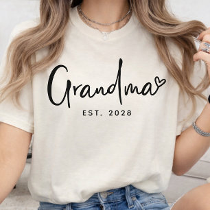 Grandma Personalised Elegant Script Grandmother T-Shirt