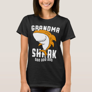 Grandma Shark Mummy Birthday Halloween Christmas T-Shirt