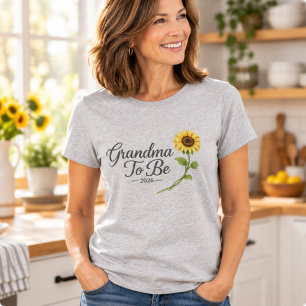 Grandma To Be 2026 Sunflower Pregnancy Announcemen T-Shirt