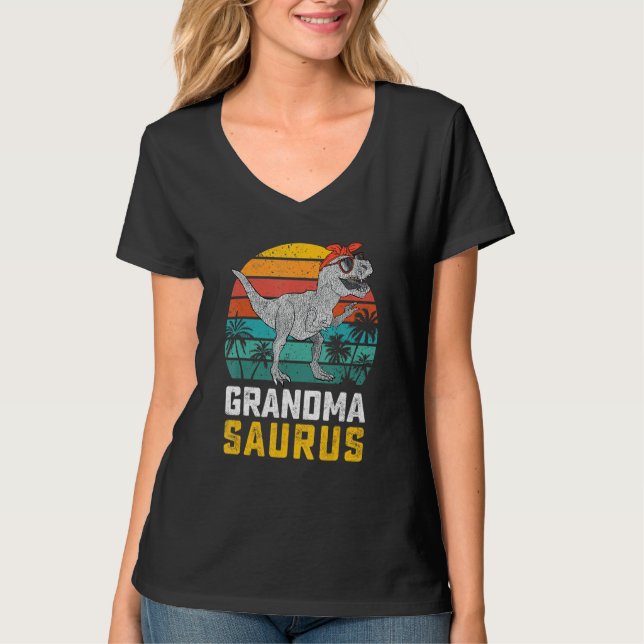 Grandmasaurus T Rex Dinosaur Grandma Saurus Family T-Shirt (Front)