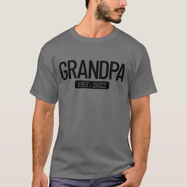 Grandpa Est. 2022 New Grandparent 2022 Grandpa T-Shirt (Front)