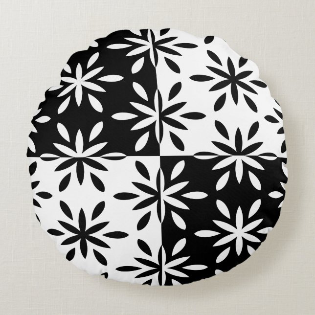 Graphic Black and White Geometric Flower Pattern Round Cushion (Front)