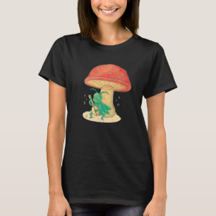 Grasshopper Playing Banjo Bug Instrument Music Fun T-Shirt