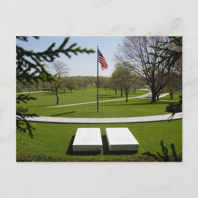 Gravesite, President Herbert and Lou Hoover, Iowa Postcard (Front)