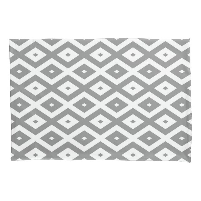Gray and white diamond pattern pillowcase (Front)