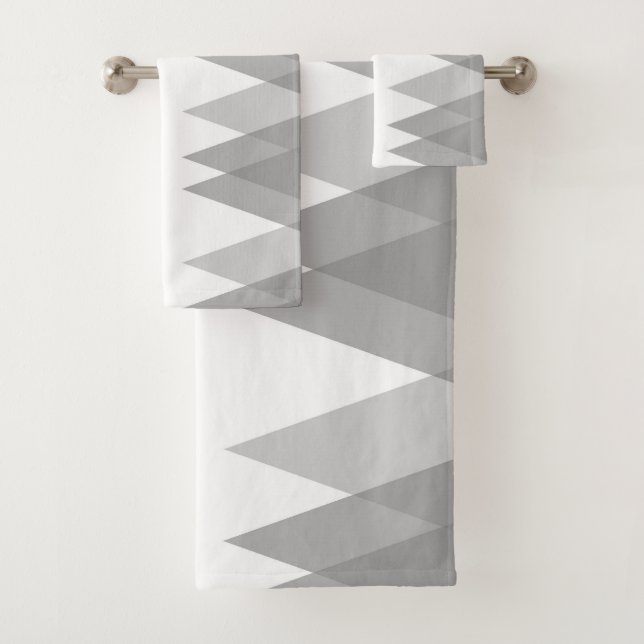 Gray triangles bath towel set (Insitu)