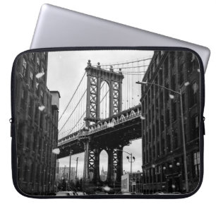 GRAYSCALE PHOTOGRAPHY OF BROOKLYN BRIDGE LAPTOP SLEEVE