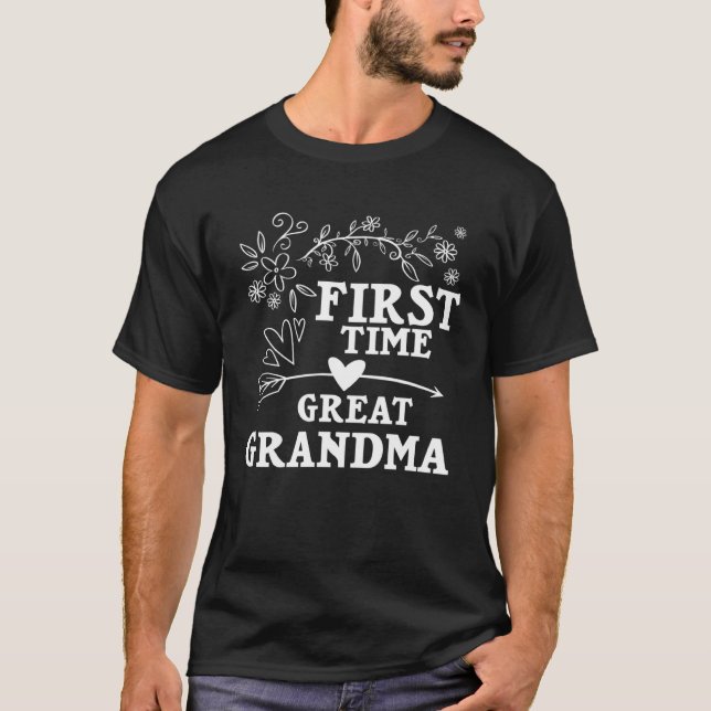 Great Grandmother Grandma Pregnancy Announcement   T-Shirt (Front)