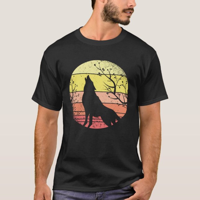Great howling wolf motif T-Shirt (Front)
