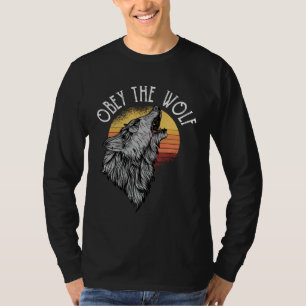 Great obedience of the wolf motif T-Shirt