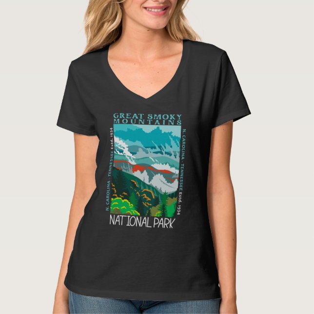  Great Smoky Mountains National Park Distressed  T-Shirt (Front)
