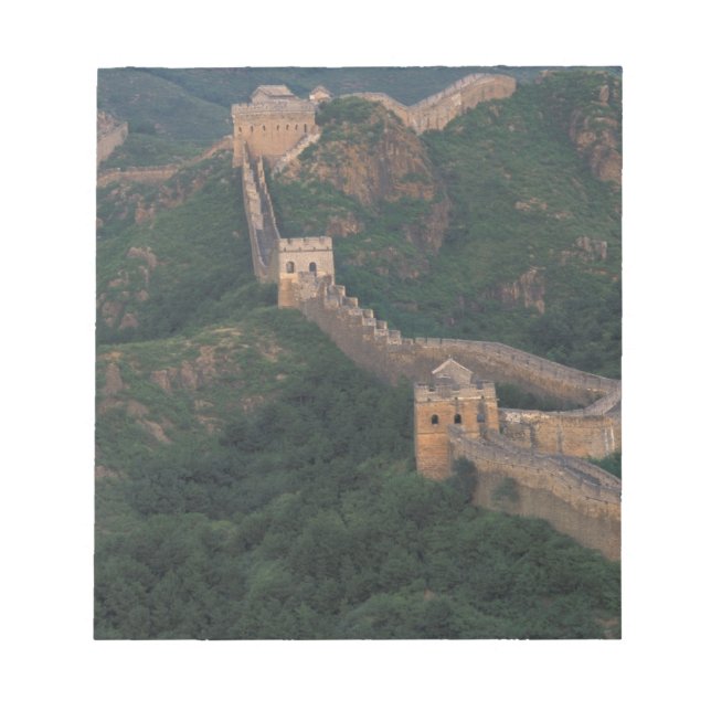 Great Wall winding through mountains. Notepad (Front)